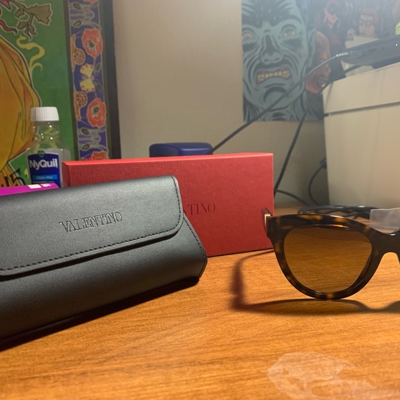 Brand new Valentino sunglasses for sale main image 3